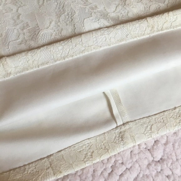 white mini skirt - Picture 3 of 8